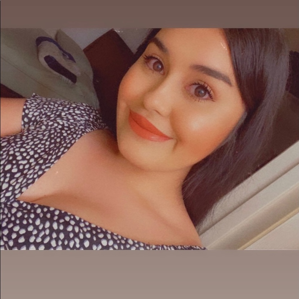 Meet your Posher, Vanessa